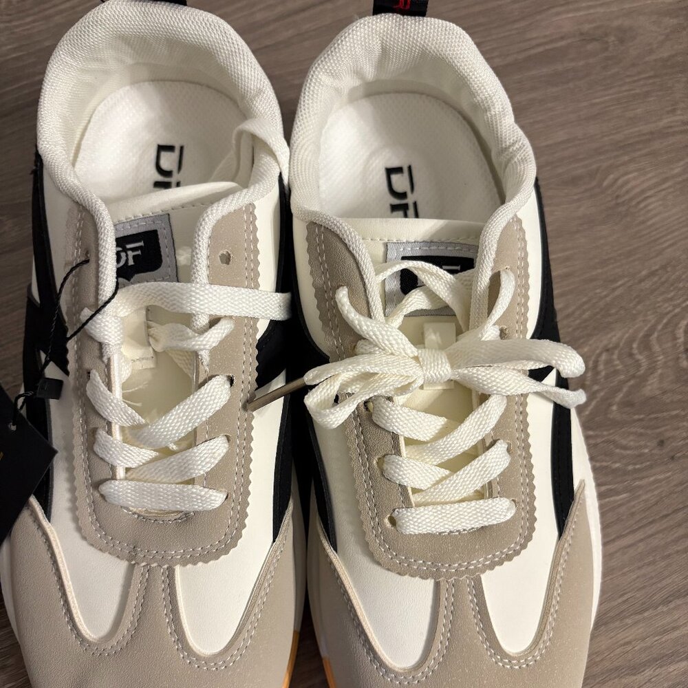 De Florance Sneakers - Brand New with Tags! Size 9.5 Womens! - Picture 3 of 10